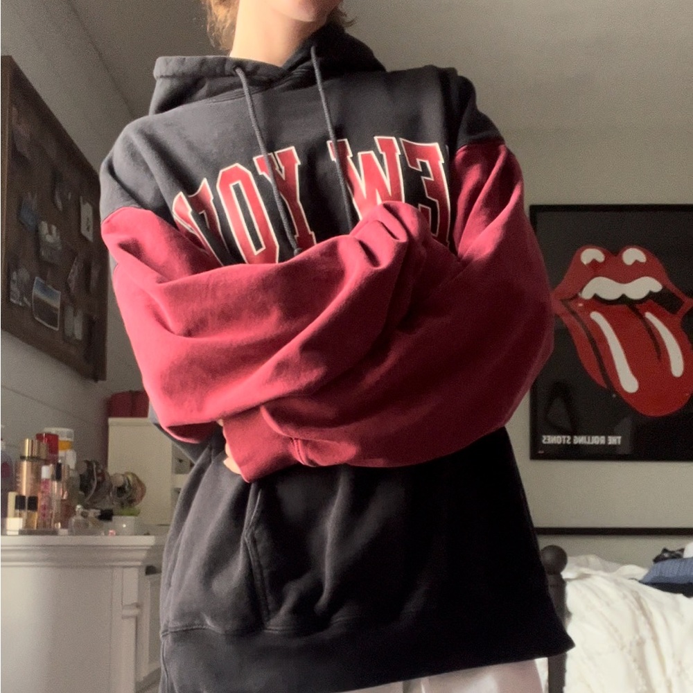 OVERSIZED BRANDY MELVILLE SWEATSHIRT